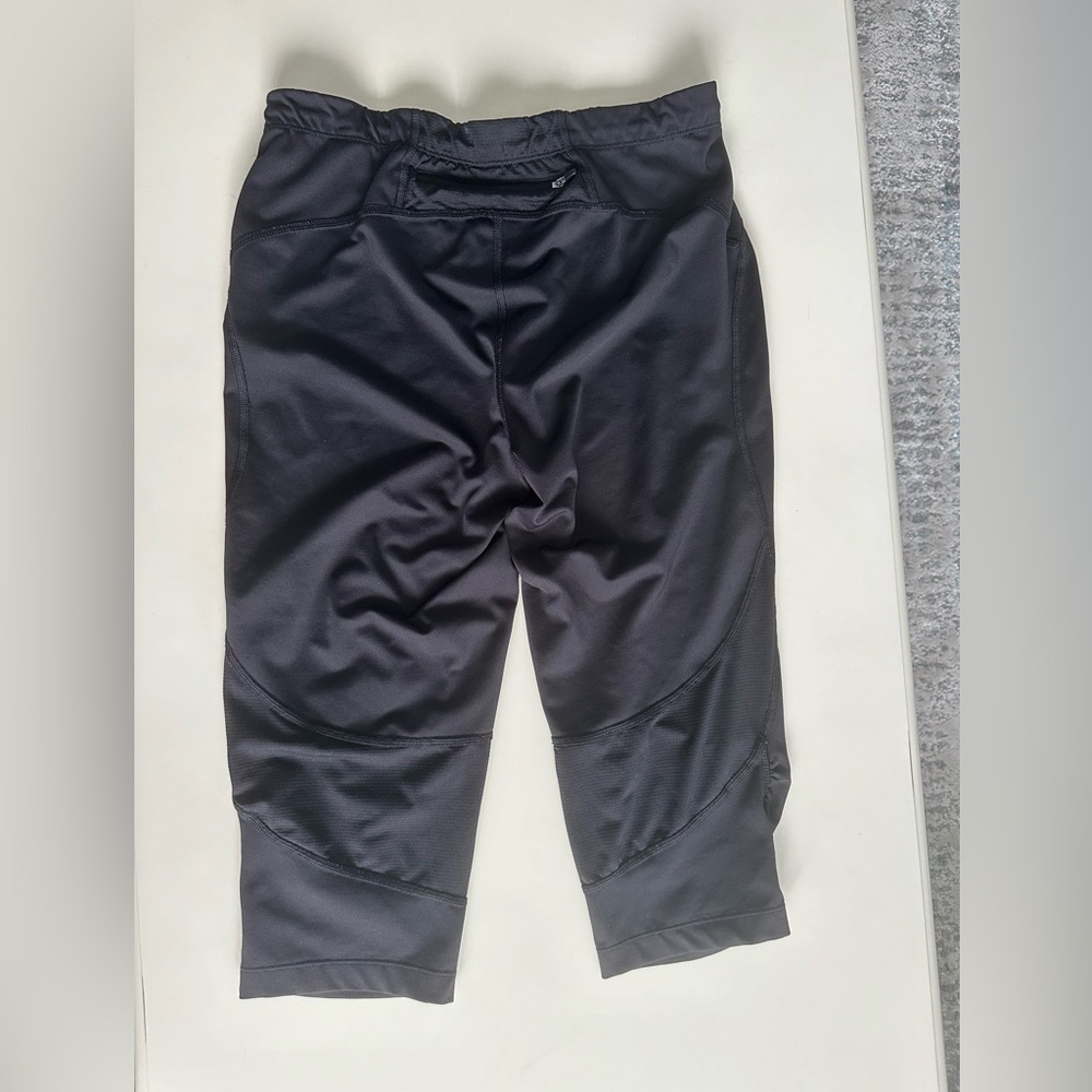 Champion Double Dry black capri leggings. Size Large - Picture 2 of 6